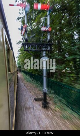 GWR standard röhrenförmigen Heimat Kreuzung Signal außerhalb des Bischofs Lydeard Station auf der West Somerset railway Stockfoto