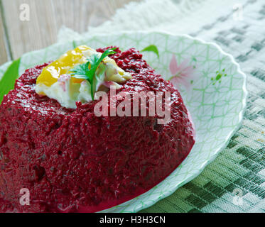 Rote Bete Tatar hautnah. Französische Küche Stockfoto