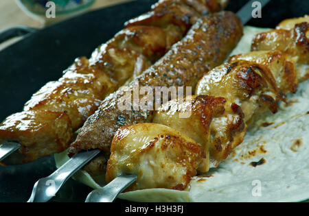 Schaschlik-Mix. Verschiedene Arten mat gerösteten closeup Stockfoto