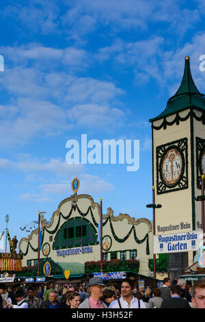 München, München: Oktoberfest-Bierfest: Augustiner-Bräu Zelt, Oberbayern, Oberbayern, Bayern, Bayern, Deutschland Stockfoto