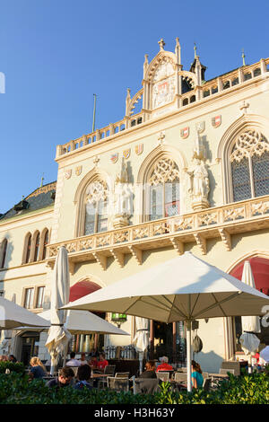 Korneuburg: Rathaus, Hauptplatz (Hauptplatz), Restaurant, Donau, Niederösterreich, Niederösterreich, Österreich Stockfoto