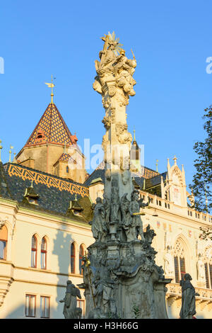 Korneuburg: Rathaus, Stadtturm, Dreifaltigkeitssäule, Hauptplatz (Hauptplatz), Donau, Niederösterreich, Niederösterreich, Österreich Stockfoto