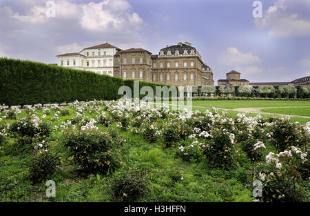 Ansicht der Reggia di Venaria mit seinem internen Garten Stockfoto