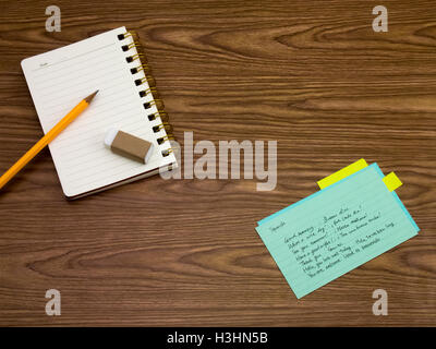 Spanisch; Erlernen der neuen Sprache schreiben der Wörter auf dem Notebook Stockfoto