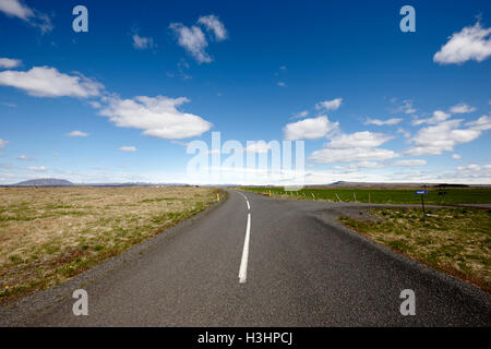 Seite Straße ab, von der Ringstraße Hringvegur Island Gehöft Stockfoto