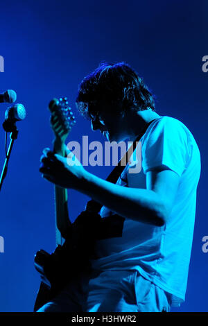 BARCELONA - 31 Mai: Spiritualized (Band) führt auf San Miguel Primavera Sound Festival am 31. Mai 2012 in Barcelona, Spanien. Stockfoto