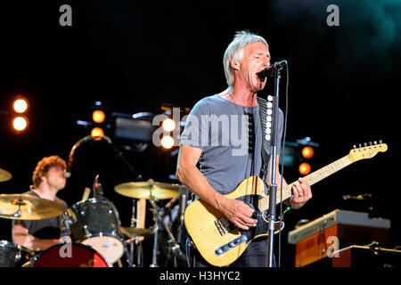 BENICASSIM, Spanien - 18 Juli: Paul Weller (Sänger, Songwriter und Musiker) führt bei FIB Festival. Stockfoto