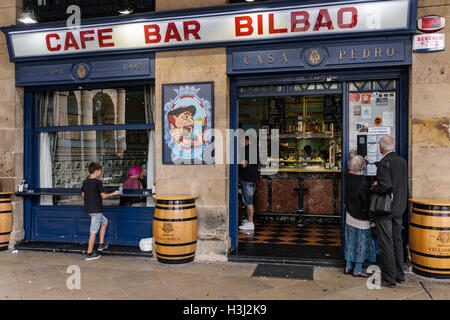 Fassade Haus Kaffee bar Pedro, Bilbao, Pais Vasco, Spanien, Europa Stockfoto