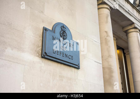 Gebäude des Verteidigungsministeriums Zeichen, London, UK Stockfoto