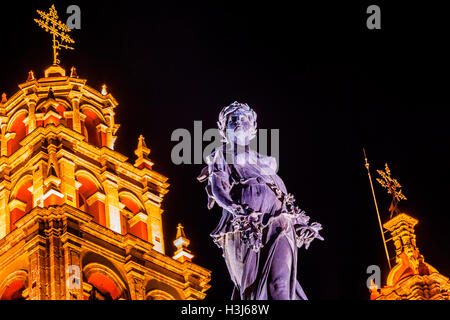 Unsere Liebe Frau von Guanajuato Paz Frieden Statu Nacht Guanajuato, Mexiko Statue gespendet zu Stadt von Charles V, Heiliger römischer Kaiser Stockfoto