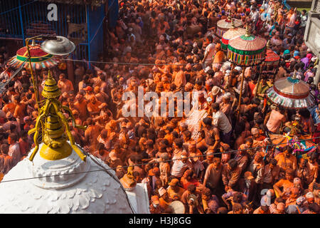 Sindoor Balkumari Jatra, ein Fest feiert man im Thimi als Teil des Bisket Jatra (Nepali New Year) von Newari Peop beobachtet Stockfoto