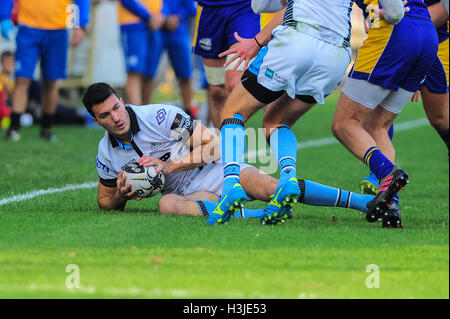 Parma, Italien. 8. Oktober 2016. Leonardo Sarto Flügelspieler von Glasgow Warriors während das schottische Team Glasgow Warriors schlagen die Zebras Parma für 33 bis 28 in Rugby-Spiel gültig für Guinness PRO12. © Massimo Morelli/Pacific Press/Alamy Live-Nachrichten Stockfoto