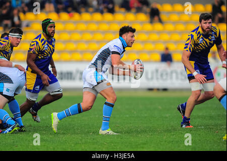 Parma, Italien. 8. Oktober 2016. Ali Price scrum Hälfte Glasgow Warriors während das schottische Team, Glasgow Warriors schlagen die Zebras Parma für 33 bis 28 in Rugby-Spiel gültig für Guinness PRO12. © Massimo Morelli/Pacific Press/Alamy Live-Nachrichten Stockfoto