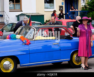 Oldtimer in Garching traditionelle Parade: ein Klassiker Oldtimer Skoda Felicia Cabrio produziert in Jahren (1959 – 64) Stockfoto