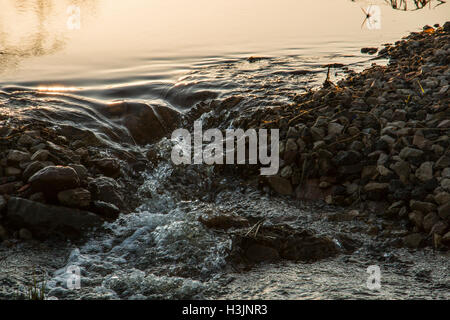 Fließendes Wasser Stockfoto