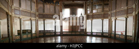 Wirbelnden Derwische Zeremonie Bereich. Sufi Whirling Derwische Zeremonie im Galata Mawlawi House Museum (Galata Mevlevihanesi Muzesi). Stockfoto