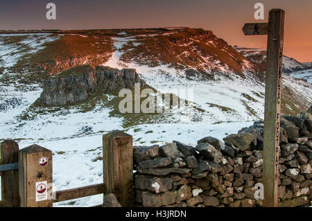 Peter Stein im Winter, Cressbrook Dale, Peak District National Park, Derbyshire, England, UK Stockfoto