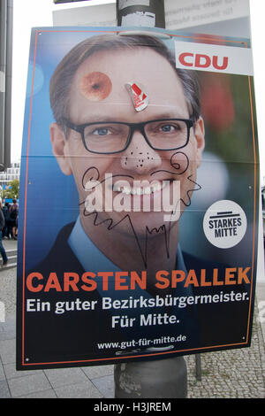 Verunstaltete Wahlplakat Berlin Deutschland Stockfoto