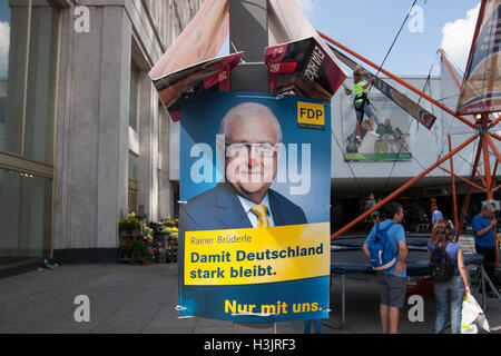 Verunstaltete Wahlplakat Berlin Deutschland Stockfoto
