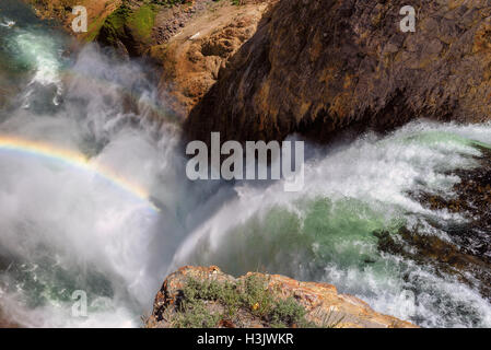Regenbogen am unteren fällt im Yellowstone National Park Stockfoto