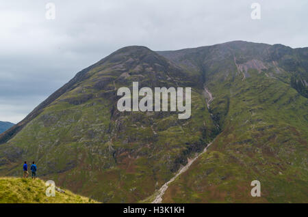 Aonach Eagach Bergrücken oberhalb Loch Achtriochtan in Glencoe, Schottland Stockfoto
