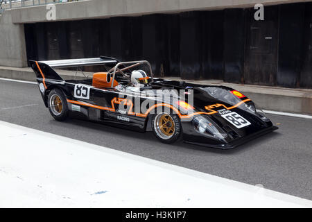 Tony Sinclair fahren ein 1973 Lola T292 verlassen der Boxengasse im qualifying für die Can-Am 50 Interserie Challenge Trophy. Stockfoto