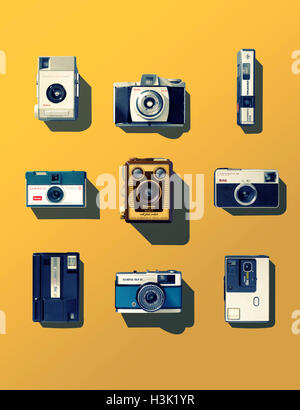 Eine obenliegende Aufnahme aus einer Sammlung von Oldtimer-Kameras. Stockfoto