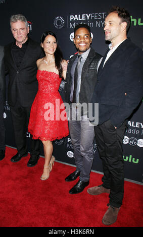 NEW YORK, NY - Oktober 08: Aidan Quinn, Lucy Liu, Jon Michael Hill, Jonny Lee Miller beim PaleyFest New York 2016 präsentiert Grundschule am Paley Center for Media in neuen York.October 08, 2016. Bildnachweis: RW/MediaPunch Stockfoto