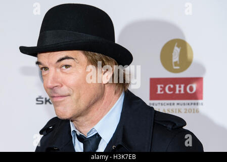 Berlin, Deutschland. 9. Oktober 2016. Deutscher Sänger Campino geht den roten Teppich bei der Echo Klassik 2016-Klassik-Preisverleihung in Berlin, Deutschland, 9. Oktober 2016. Foto: CLEMENS BILAN/Dpa/Alamy Live-Nachrichten Stockfoto