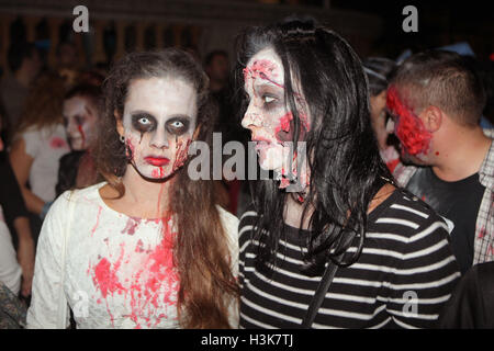 "Zombie Walk" während 49 Festival Internacional de Cinema fantastische de Catalunya-Sitges 2016. 10.07.2016 Stockfoto
