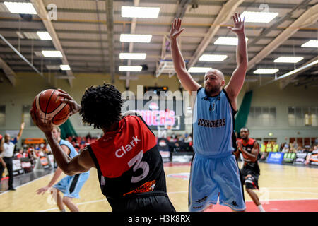 Leicester, UK. 9. Oktober 2016. BBL - Leicester Riders Vs Surrey Scorchers, Leicester Gemeinschaft Sportarena, 08.10.16. Bildnachweis: Tom Flynn/Alamy Live-Nachrichten Stockfoto