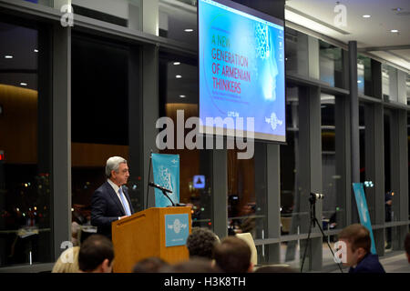 Cambridge, Massachusetts, USA. 29. März 2016. Armenische Präsident SERGE SARGSYAN anlässlich der Samberg Mitte des Massachusetts Institute of Technology (MIT) für die LUYS FOUNDATION Gala-Abend. © Kenneth Martin/ZUMA Draht/Alamy Live-Nachrichten Stockfoto