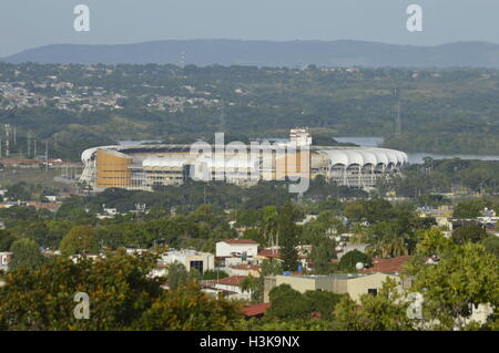 Puerto Ordaz, Bundesstaat Bolivar, Venezuela, 9.. Oktober 2016. Venezuela. Das Wetter in Venezuela, sonnigen Nachmittag und sehr wenige Wolken in dieser Stadt des südamerikanischen Landes. Cachamay Stadion. Jorgeprz / Alamy Live News Stockfoto