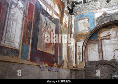 Die römischen Ruinen, Gremien und Fresken von Herculaneum in der Nähe von Pompeji, Italien Stockfoto