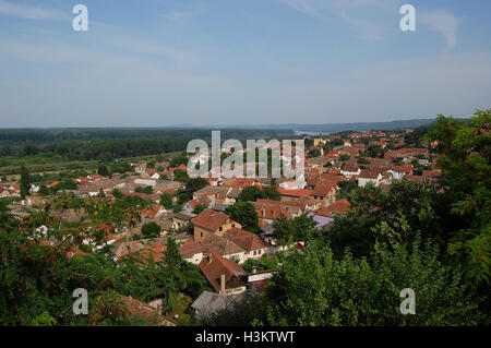 Schauen Sie sich Sremski Karlovci und die Donau aus der Sicht, Serbien Stockfoto