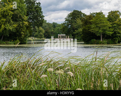 Die palladianische Brücke, Stowe Gardens, Buckinghamshire, England, UK Stockfoto