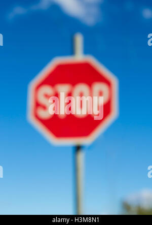 Aus Focus Foto des Stop-Schild Stockfoto