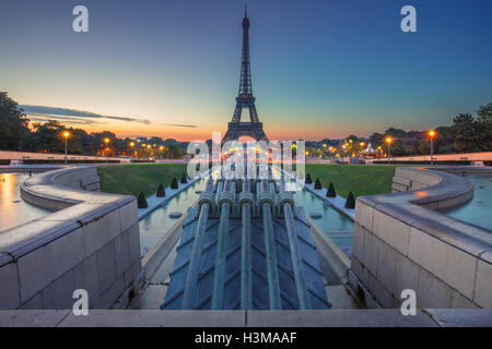Paris, Frankreich. Bild von Paris bei Sonnenaufgang mit dem Eiffelturm. Stockfoto