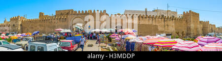 Panorama der Festungsmauern von Medina und den Souk befindet sich am Bab Jebli Tore in Sfax. Stockfoto