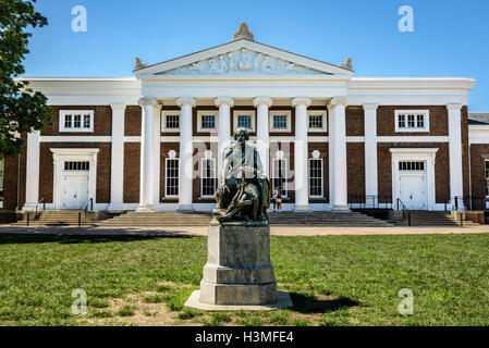 Cabell Hall, Rasen, University of Virginia, Charlottesville, Virginia Stockfoto