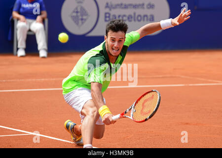 BARCELONA - 18 APR: Javier Marti (spanischer Tennisspieler) spielt bei den ATP Barcelona Open. Stockfoto