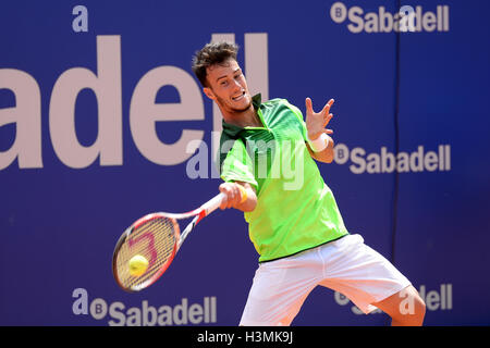 BARCELONA - 18 APR: Javier Marti (spanischer Tennisspieler) spielt bei den ATP Barcelona Open. Stockfoto