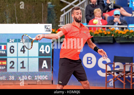 BARCELONA - 20 APR: Benoit Paire (Tennisspieler aus Frankreich) spielt bei den ATP Barcelona Open. Stockfoto