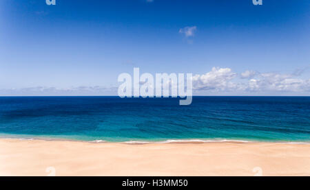Luftaufnahme von einem Sandstrand auf der North Shore von Oahu Hawaii Stockfoto
