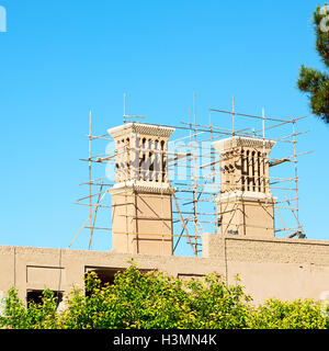 die alte Burg Stadt Wehrarchitektur in der Nähe ein Garten in Iran Shiraz zu verwischen Stockfoto