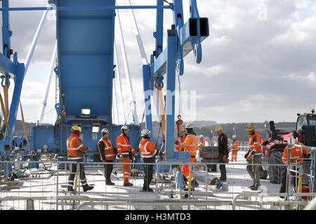 Bauarbeiten weiter auf die Queensferry Crossing, wie die neue Brücke über den Firth of Forth offiziell die Rekordbücher eingetragen hat. Stockfoto