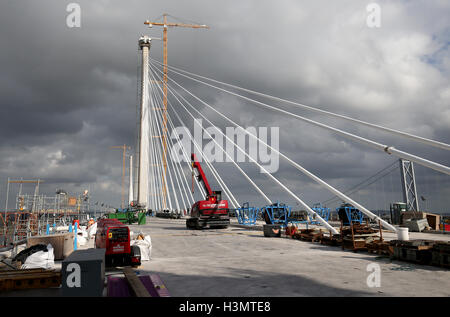 Bauarbeiten weiter auf die Queensferry Crossing, wie die neue Brücke über den Firth of Forth offiziell die Rekordbücher eingetragen hat. Stockfoto