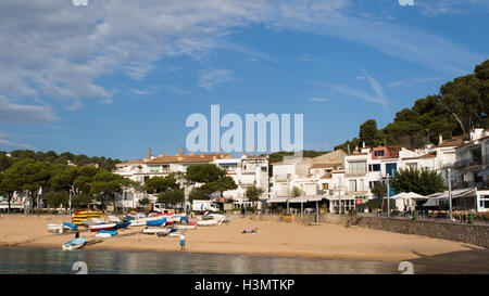 Tamariu, Katalonien, Spanien. Eine kleine und ruhige Fischerdorf, unberührt vom Tourismus. Stockfoto