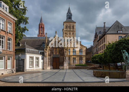 Die römisch-katholische Basilika von St. Servatius in der Stadt von Maastricht in den Niederlanden. Stockfoto