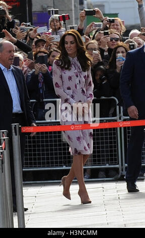 London, UK. 10. Oktober 2016. Herzogin von Cambridge kommt für die World Mental Health Day at The London Eye. Bildnachweis: Ferdaus Shamim/ZUMA Draht/Alamy Live-Nachrichten Stockfoto